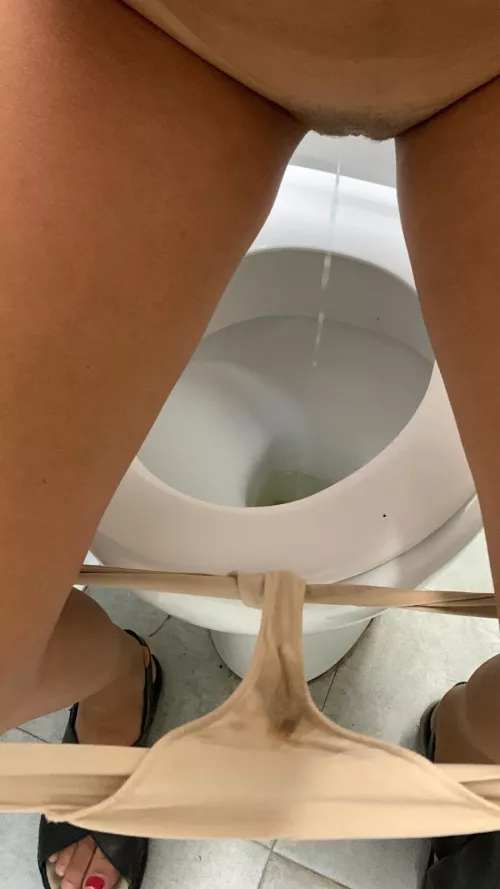 POV you wish the toilet was you😌