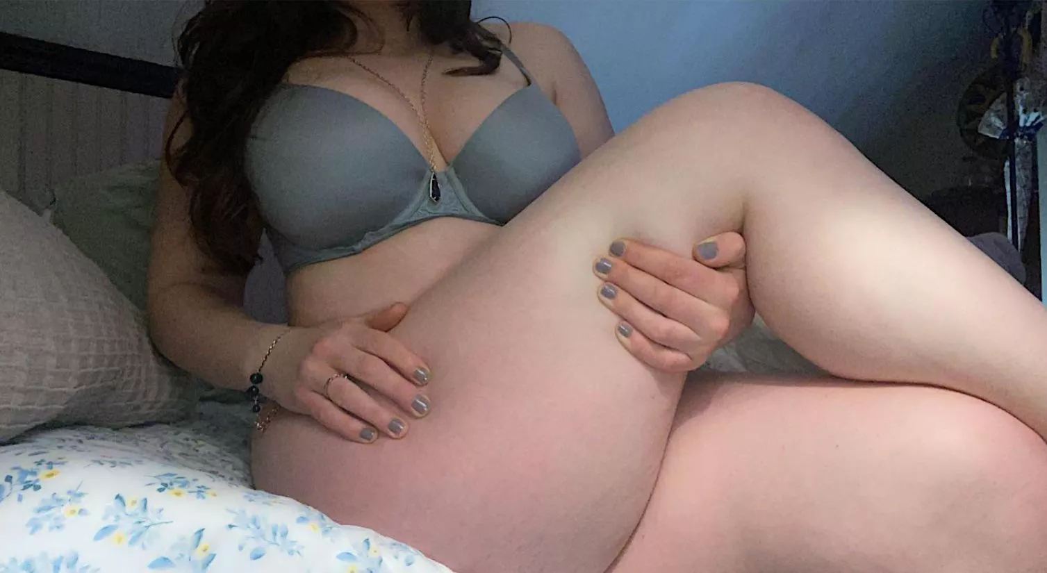 spread my legs for me? (f18)