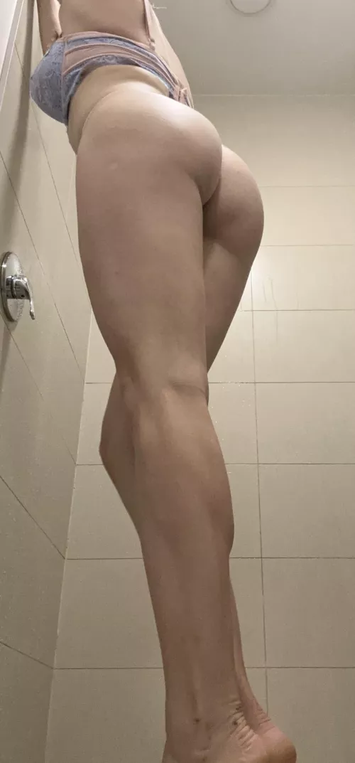 Want to come and shower with me? 🌸💦🍆