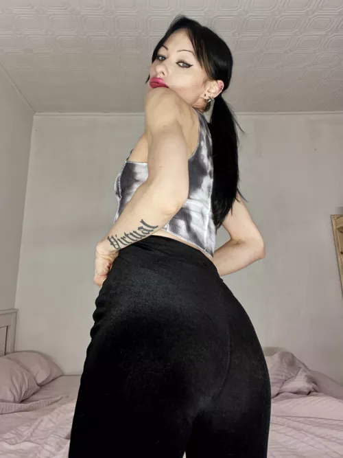 What would you do if you found me like this in the morning?🥰