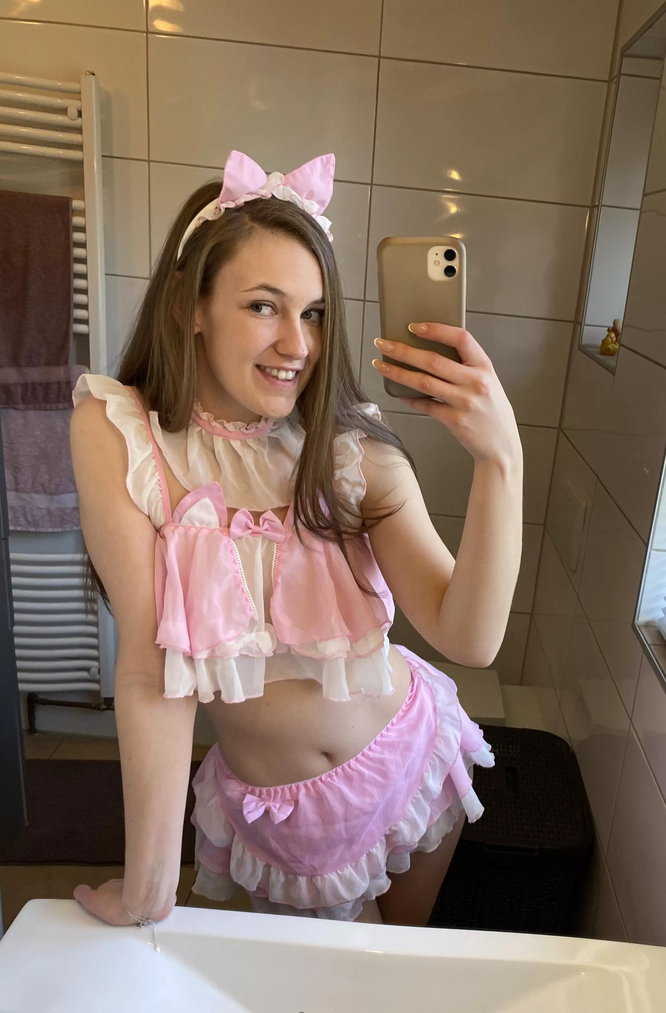 Would make my day if at least one person likes my outfit.