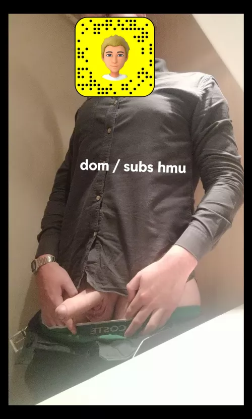 22m hot+kinky dom (switch) for fun twinks hmu @innocentpalm (show face tho I do tooo)