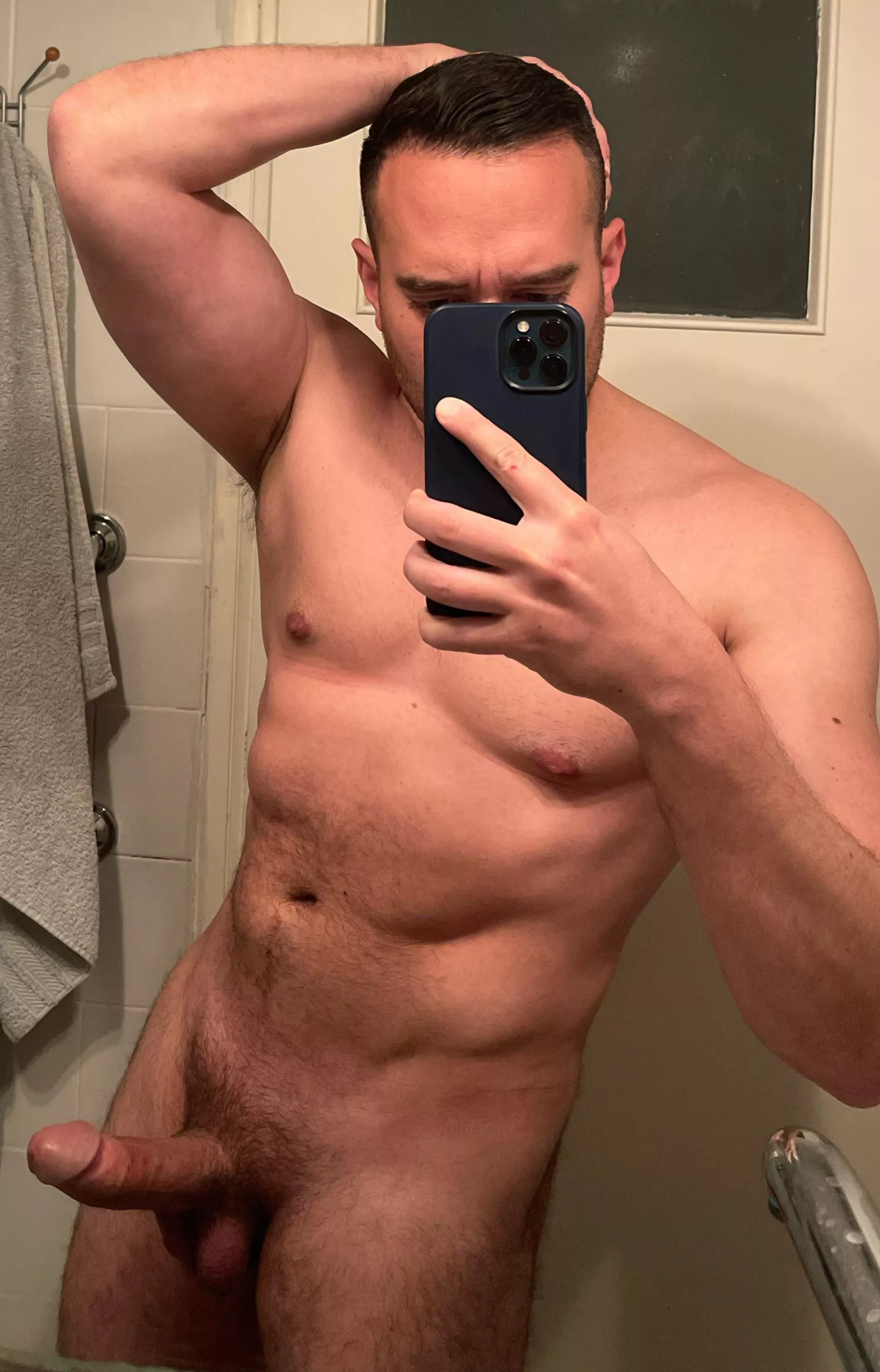35 yo, in shape dude looking for fit/muscular sexy men only to live cum. Face is must. Sc: jayman412