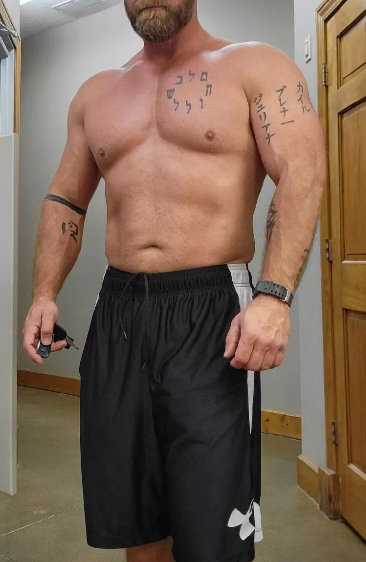 48 (M) Mid Missouri. A little post workout pump. Searching for my li(F)e partner