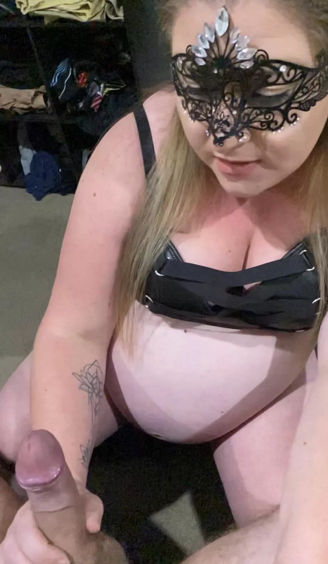 Cum ask me about my 9 minute bj video, I beg for his cum on my face 💦💦