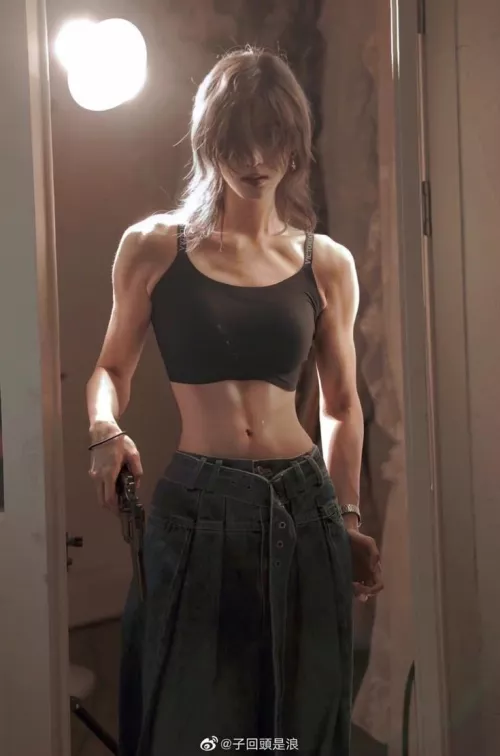 does anyone know how to achieve this body as a girl?