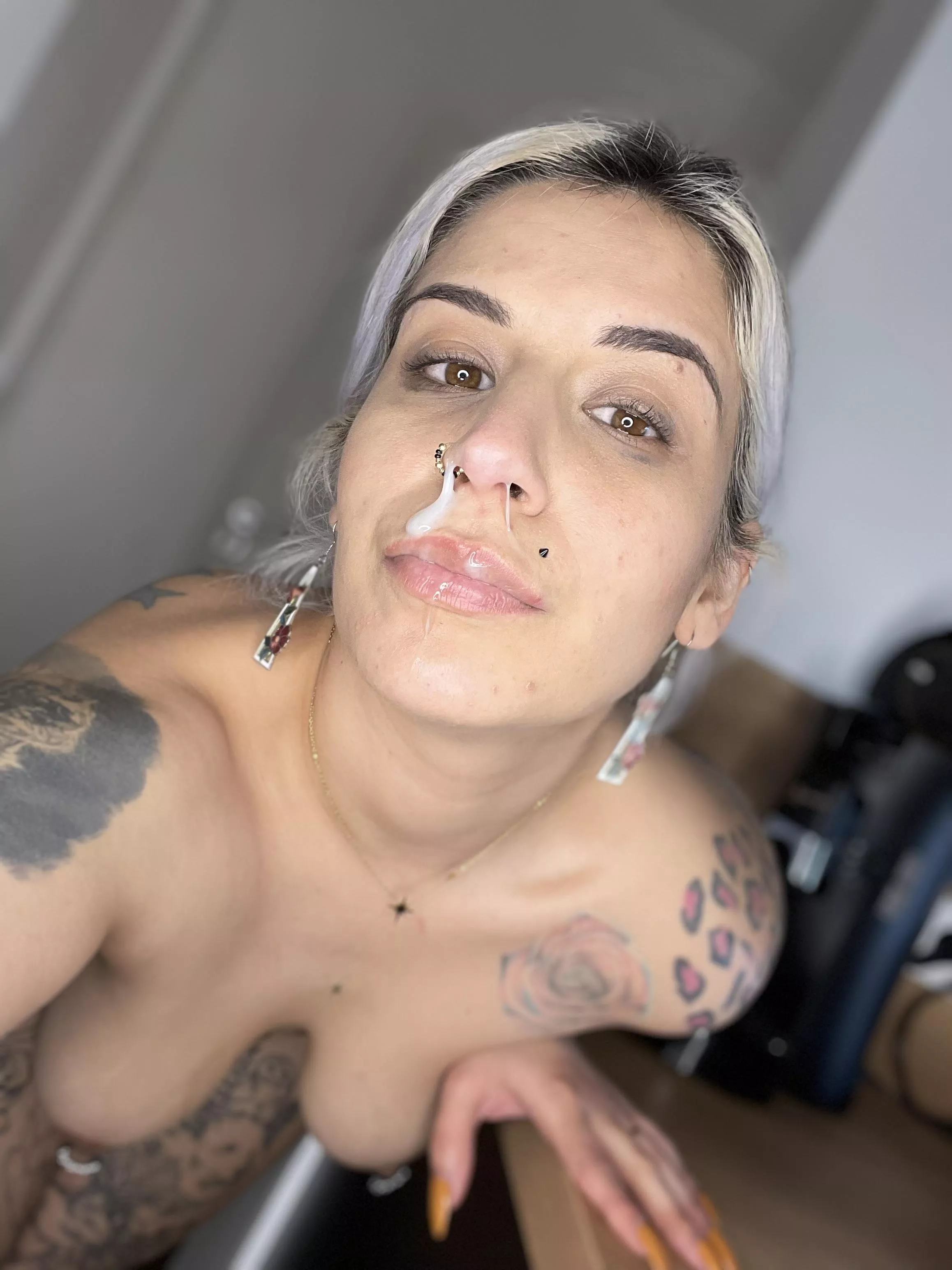 I love being cover on my face with cum