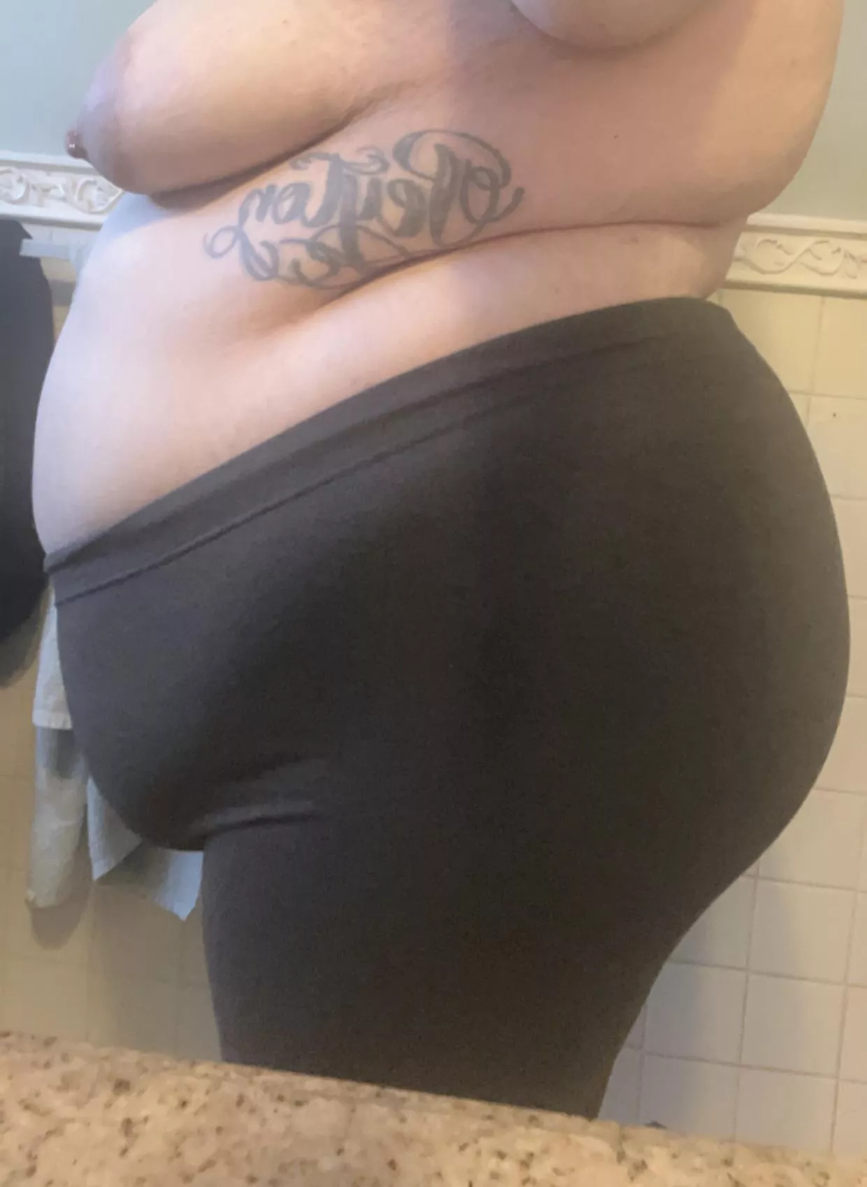 I think these leggings are hitting the end of the road 🤭