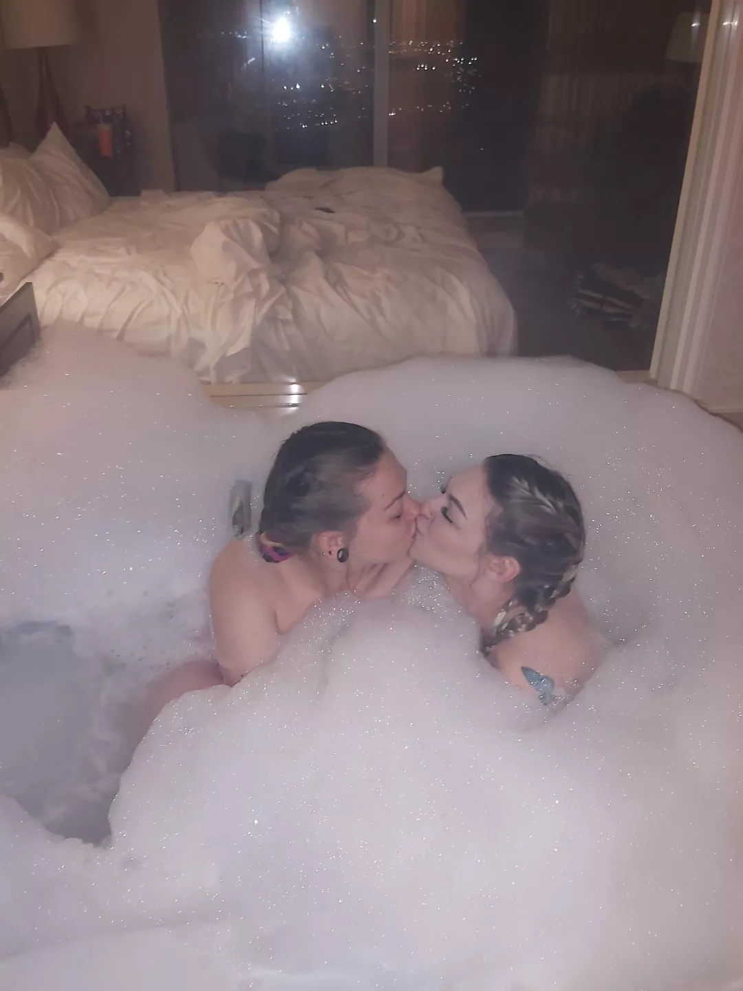 it's always fun when the bubbles come out! 😏🤭