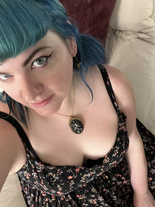 Just waiting for my date 🥰