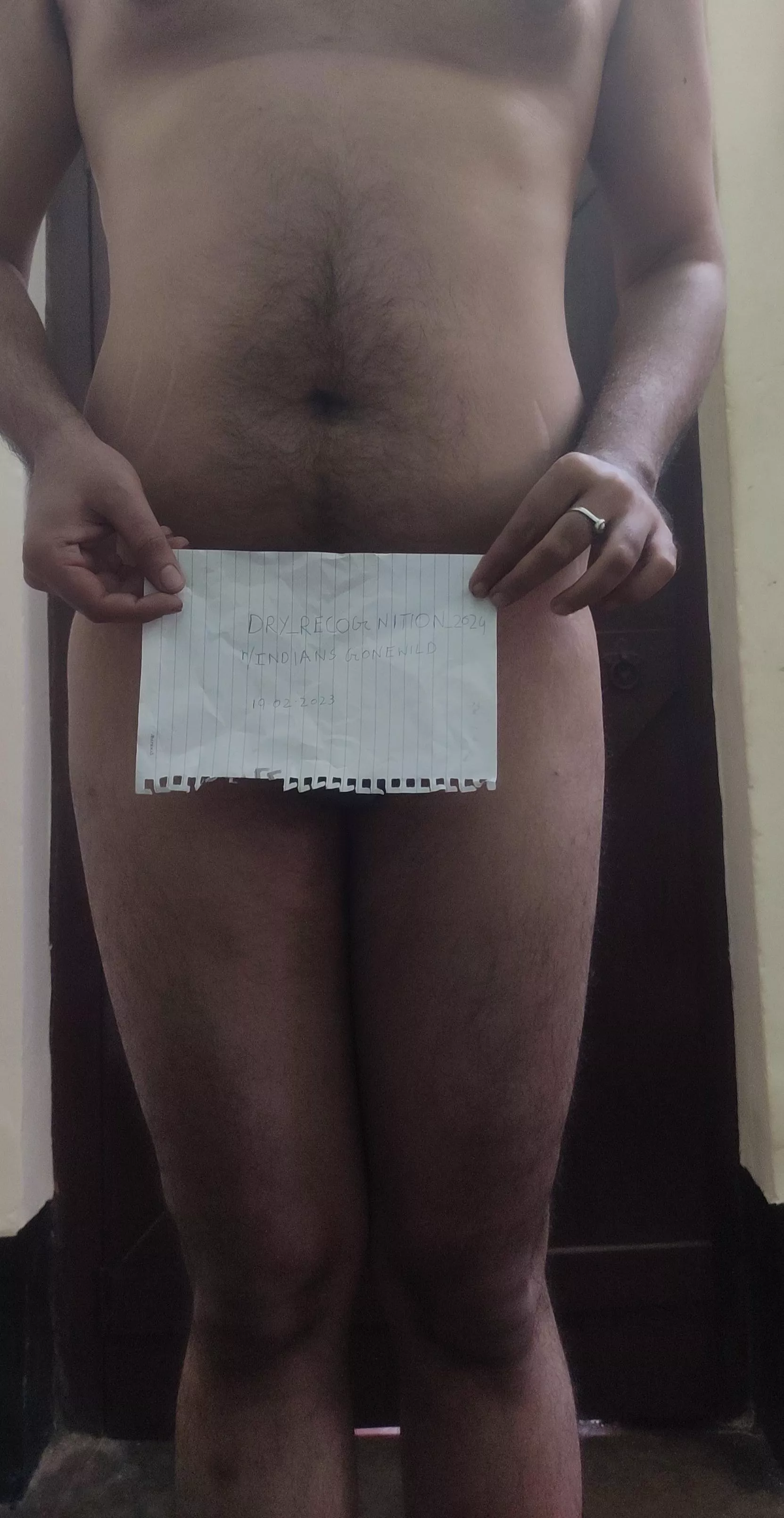 Kind of my first post here...... Always have had body image issues.... 🙈 Shy.... Slide into my DMs? 😅