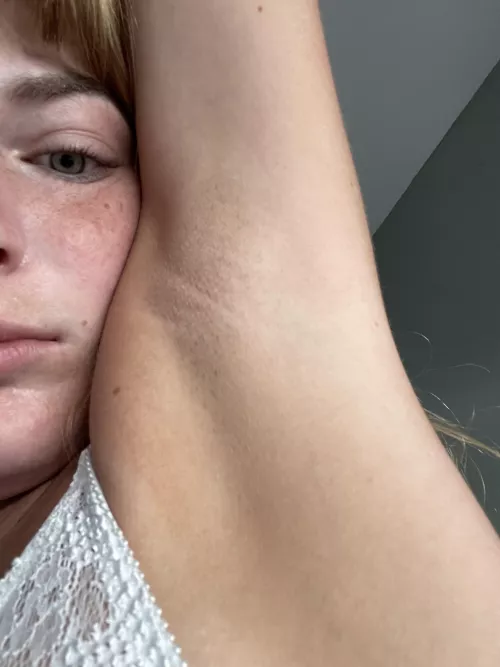 Look at my armpits and hit that balls with your fist, I bet you get hard from this