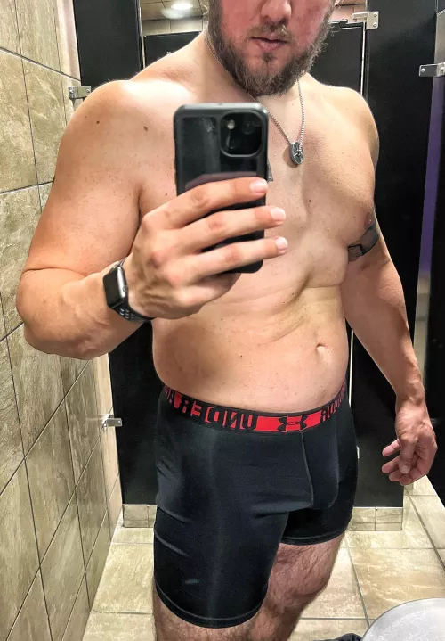 [M] What would you do if you saw me in the locker room like this?