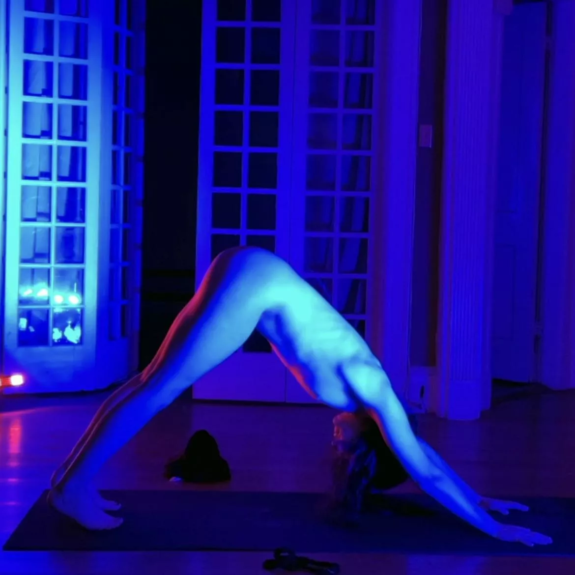 Naked yoga [f]