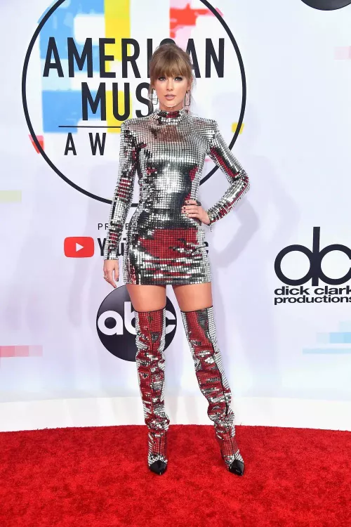 never realised how hot taylor swift is omg