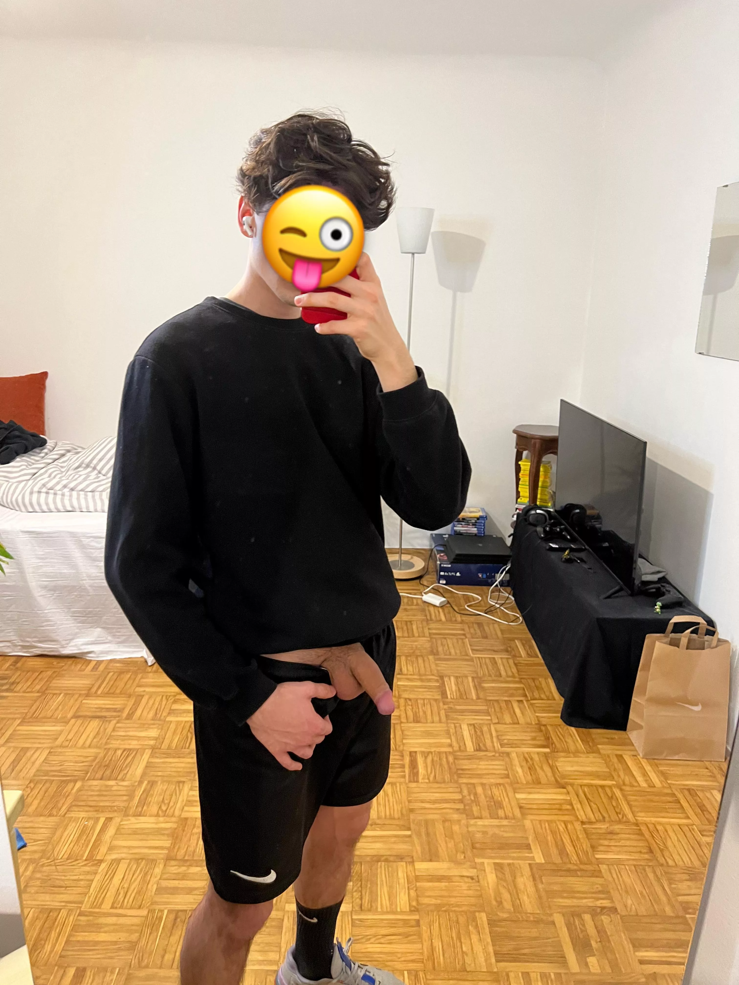 Oops wasn’t wearing any underwear while jogging