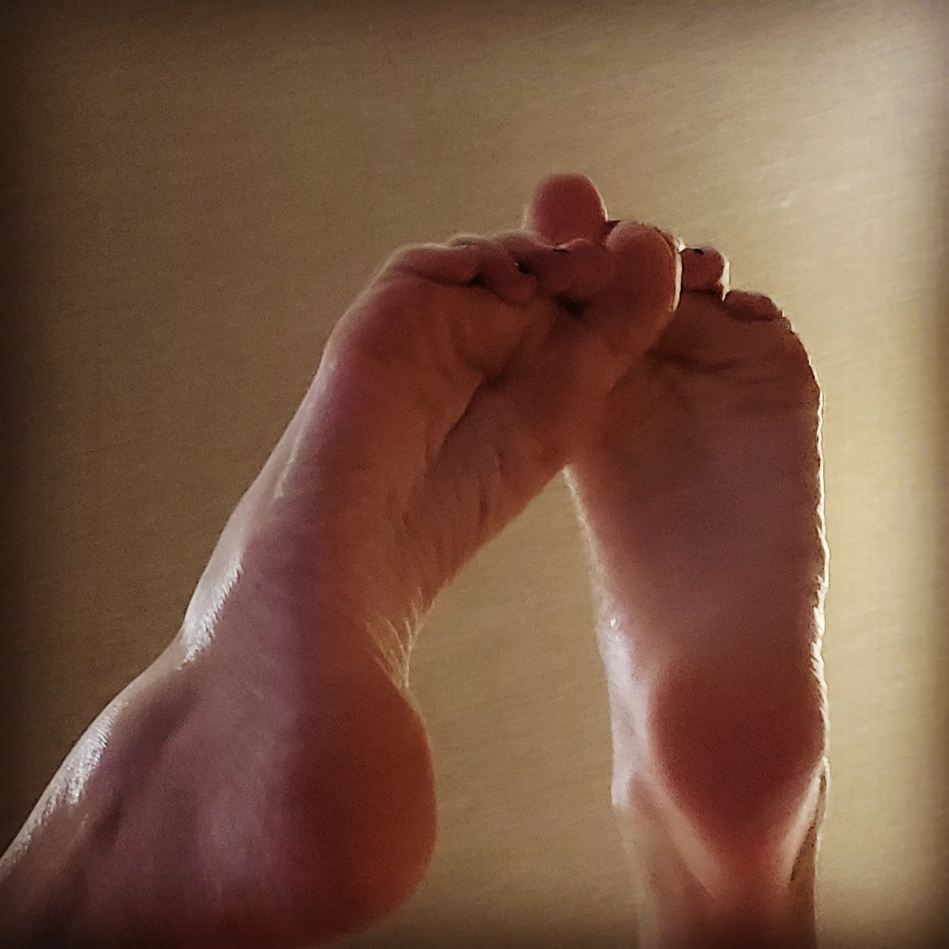 Take your time and enjoy each toe😈