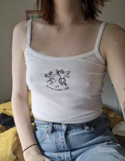 The top says 'to wonderland'. I think it's accurate.