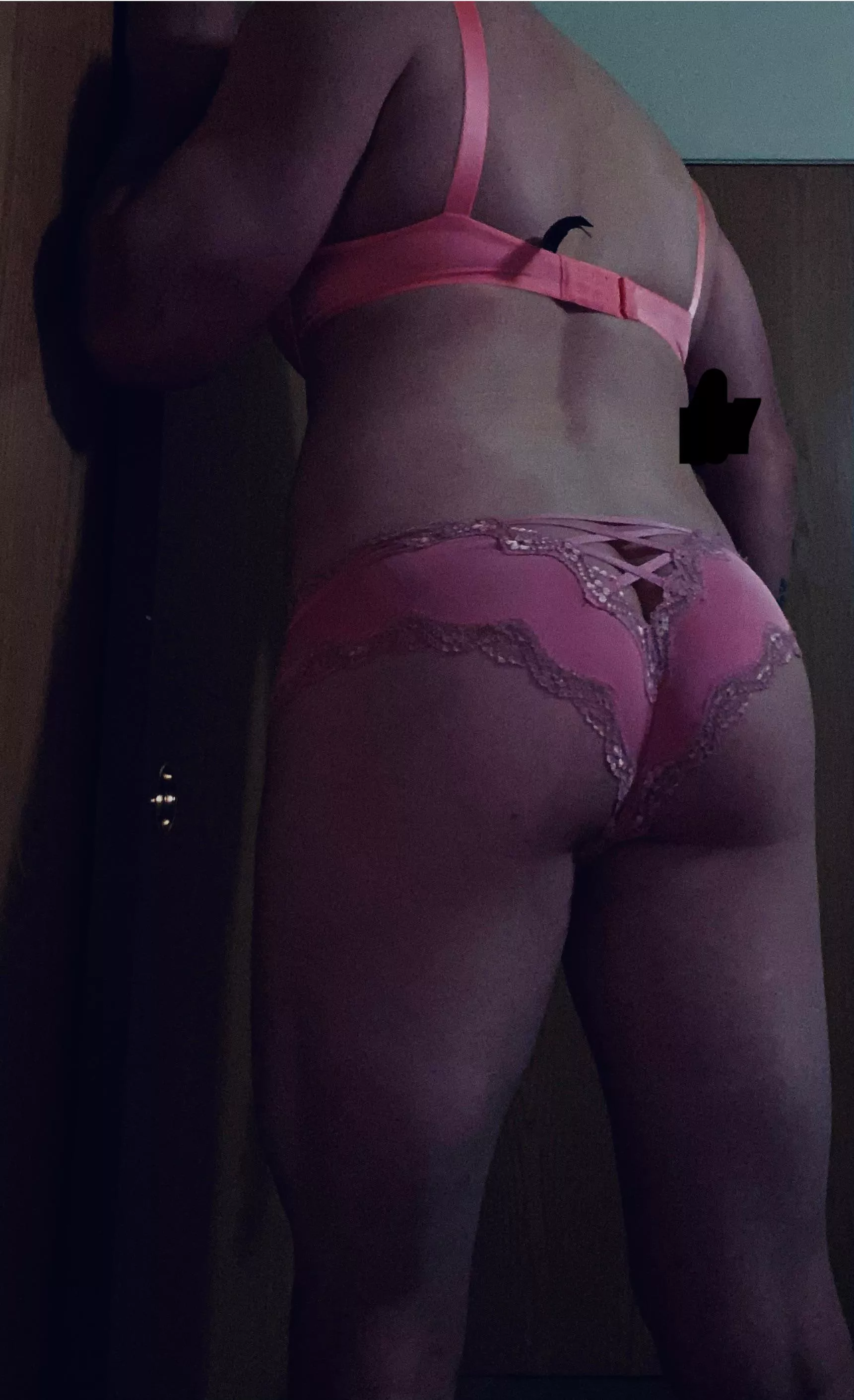 These panties make my ass look good!!