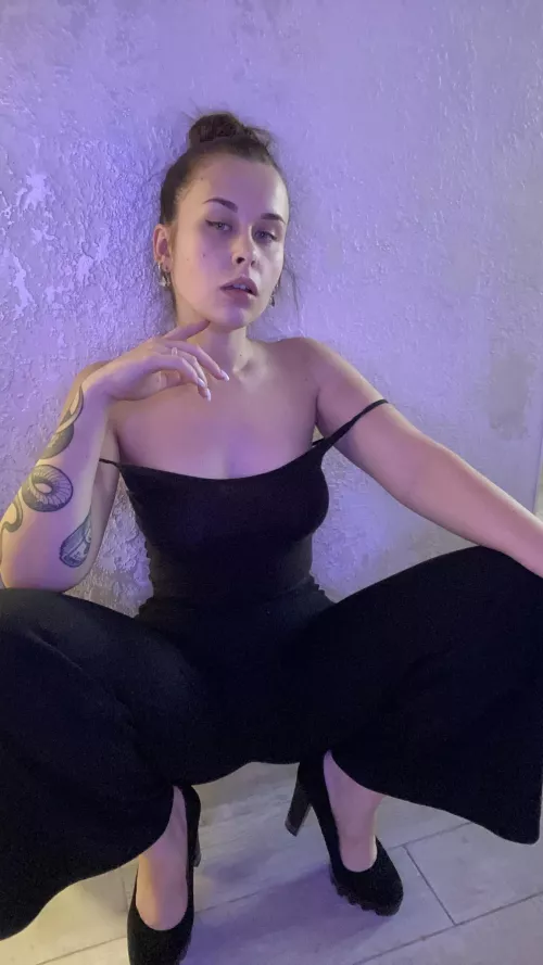 Upvote and you’ll get a task [domme]