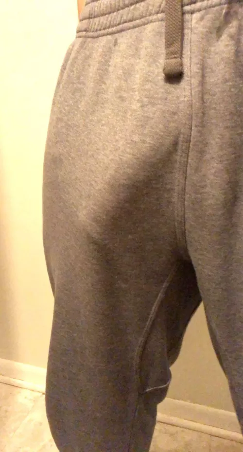 Who doesn’t like grey sweats?