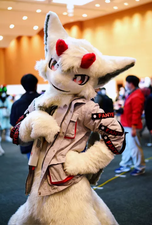 You want a hug? Lapyu is right there! (@chlclgns11_ on Twitter)