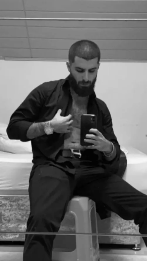 21, 6β4, who is on the more feminine side that wants to be on my side?π