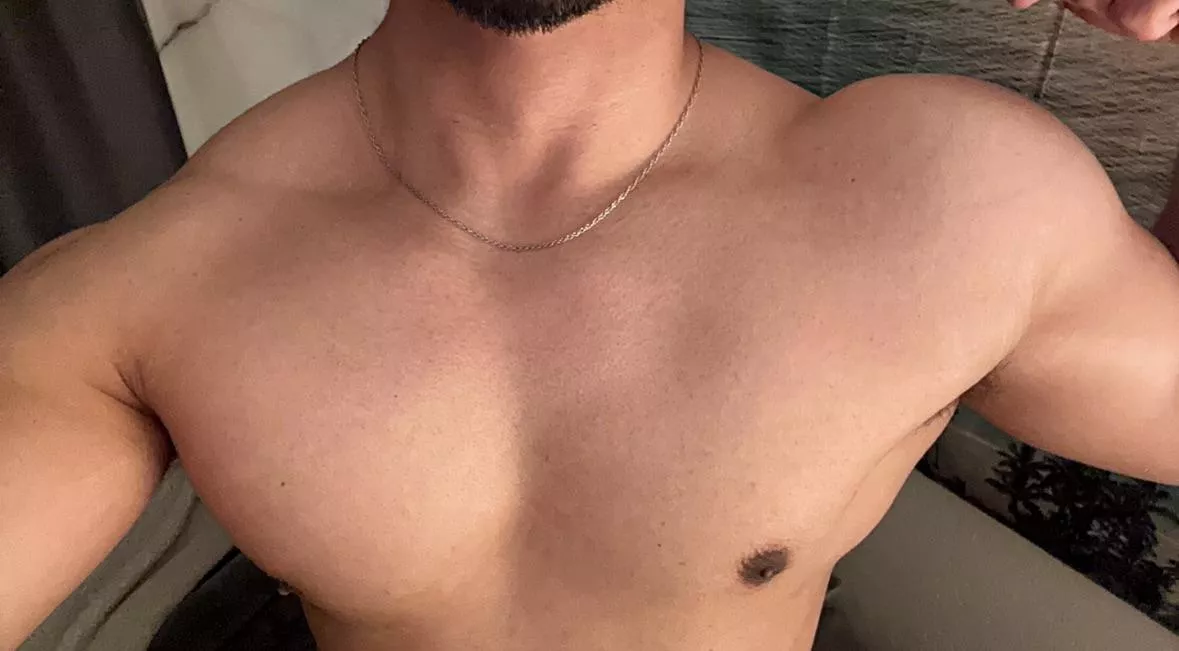 25 for fit, muscle, twink, jock, or sub. Snap j83k83