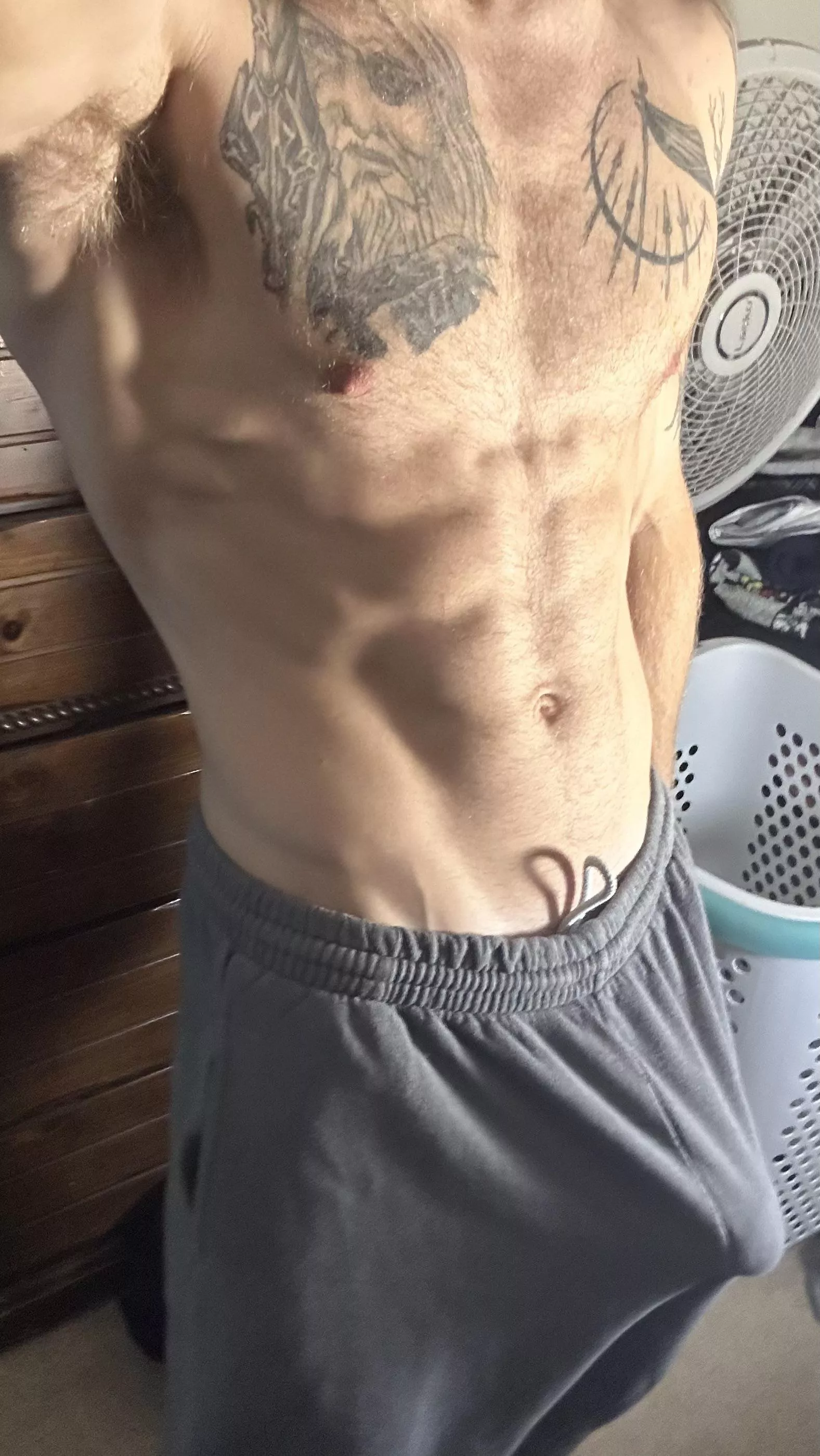 27M Tented up in some sweats