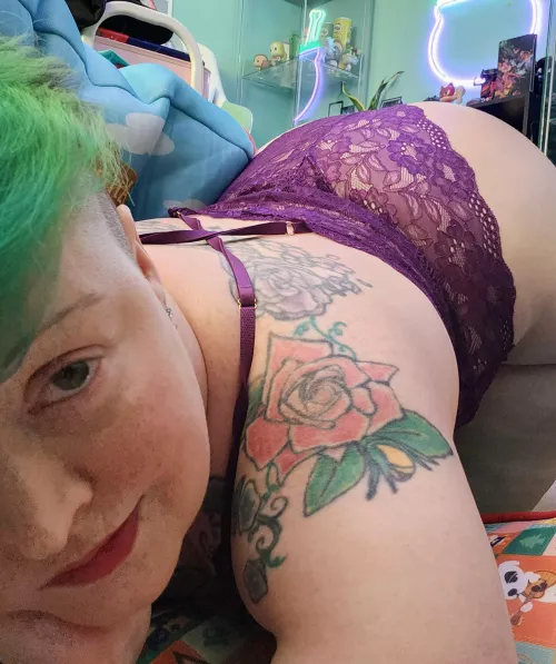 Good morning strangers! Hope I can make your morning at work hard!