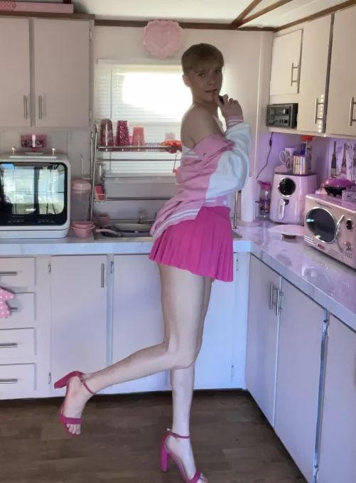 i thrifted these heels yesterday 🥰👠 #noshame