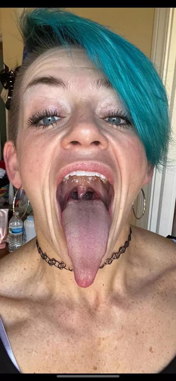 I want to this mouth to get fucked and spat into [oc]
