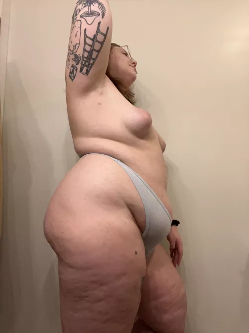 I wish someone was here to rub my big belly… 😮‍💨