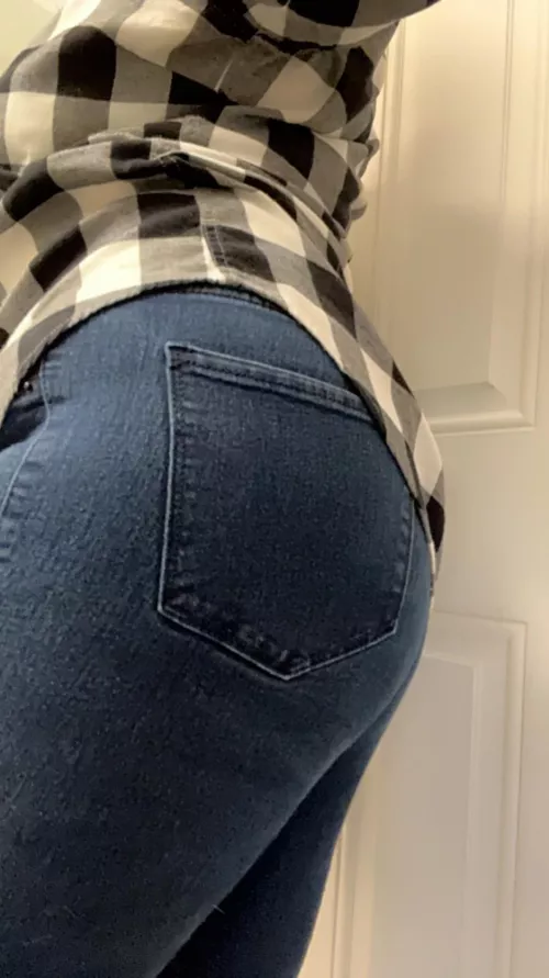 Love my booty in jeans
