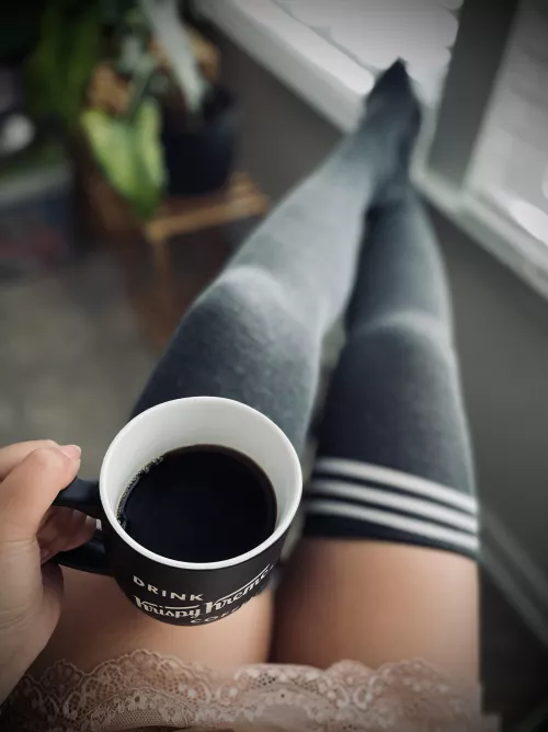 Pondering thought: should I go to work or not? Obviously I’m having Monday blues.