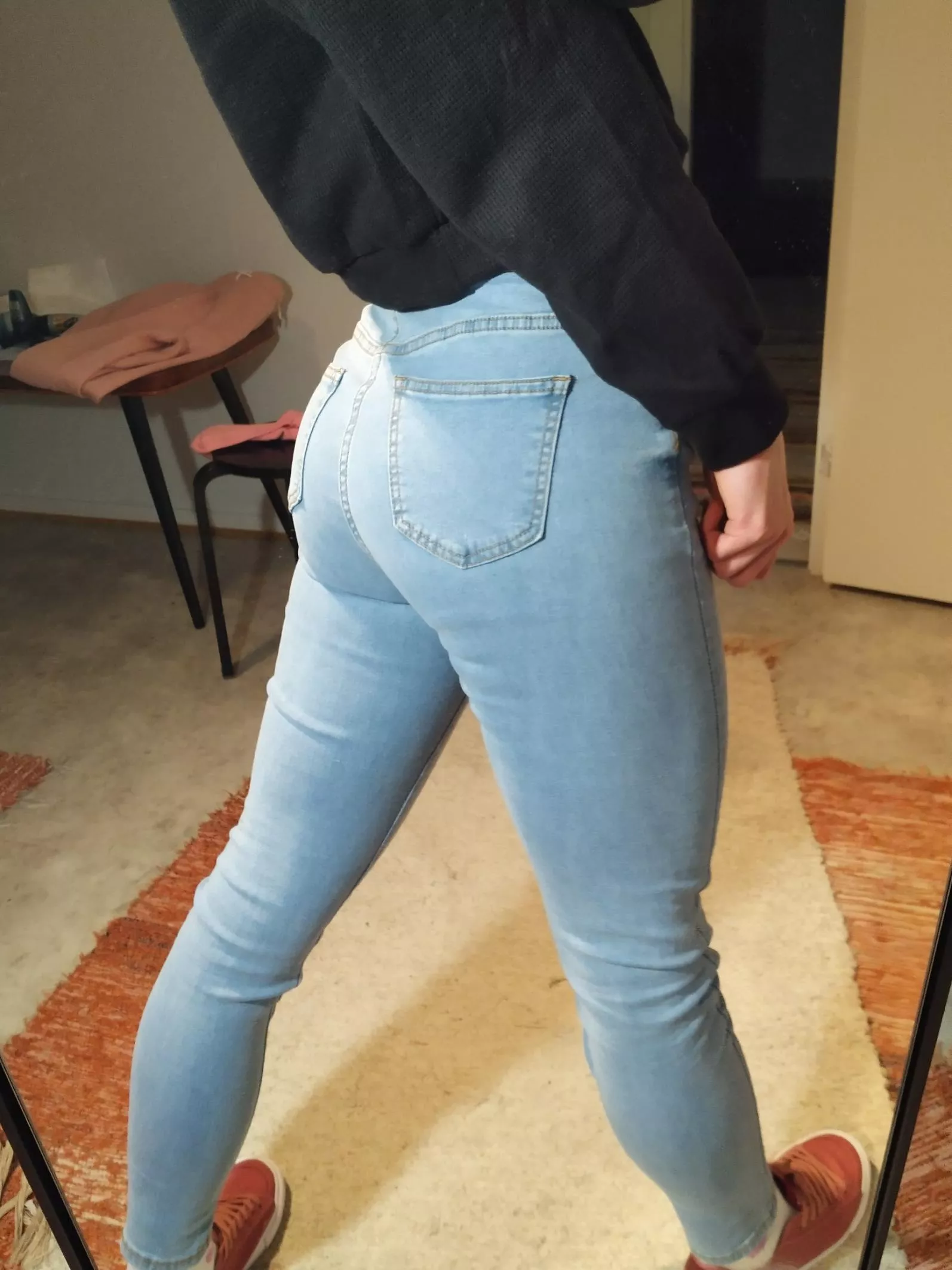 Tried some posing with jeans. Don't see them so often here