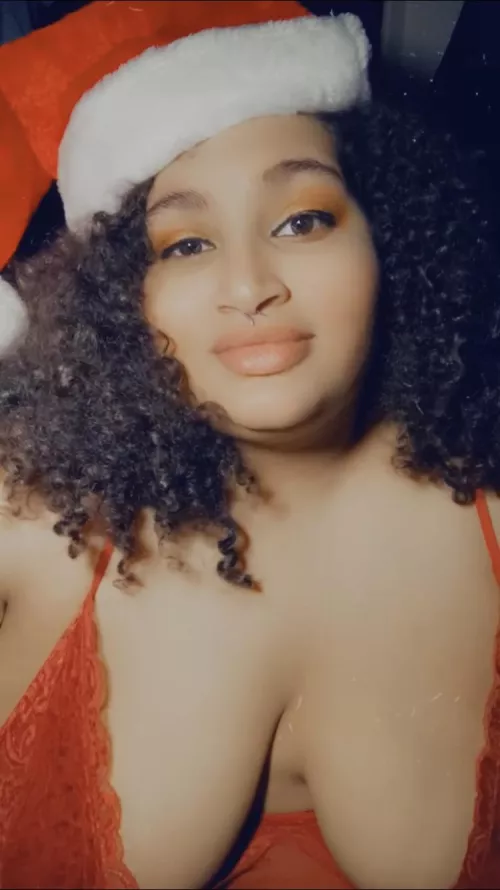 Trying to be Santa’s little helper haha 😂😈