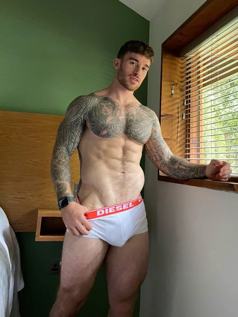 V lines lead to one place 😈