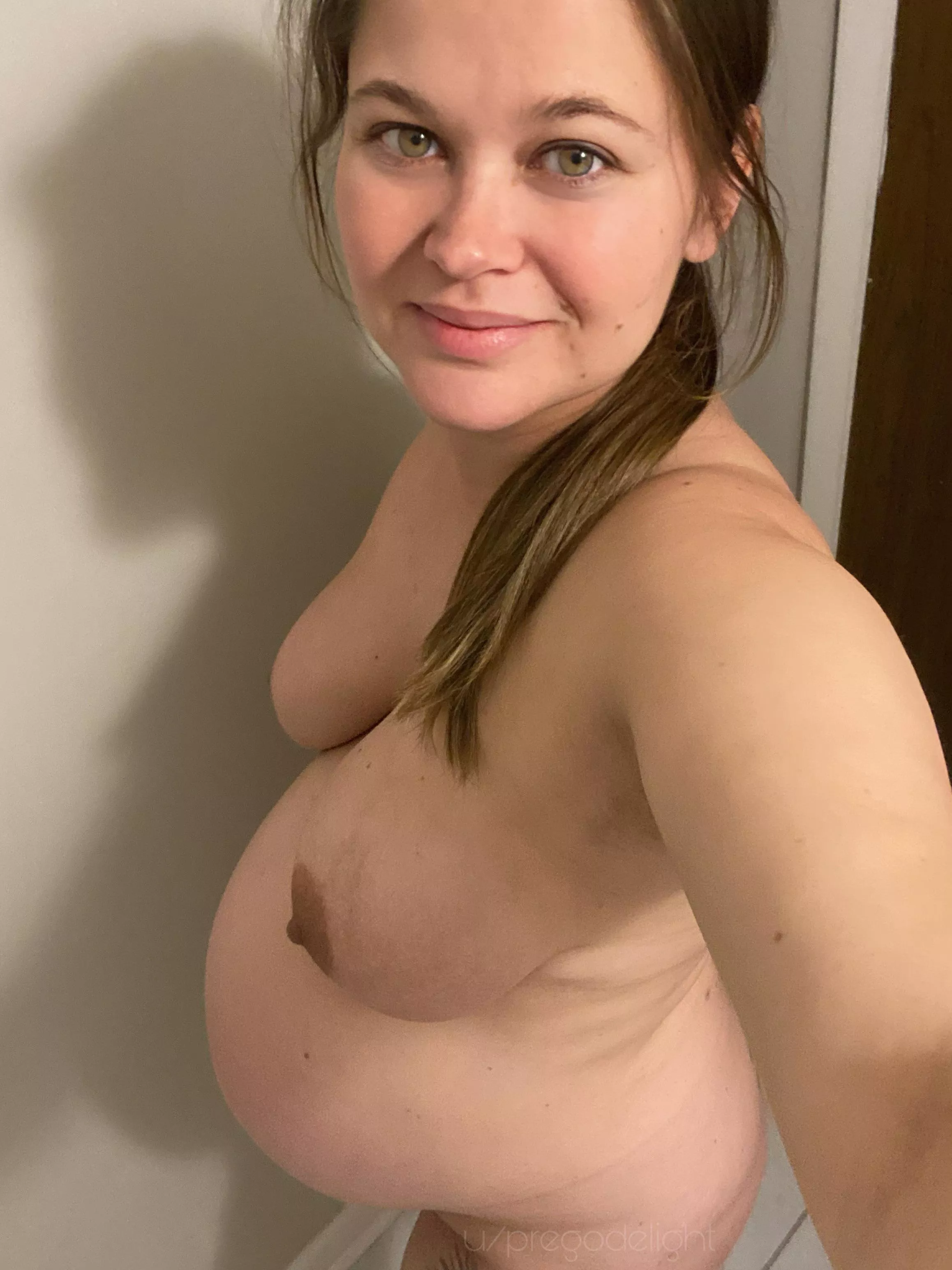 What 32 weeks pregnant looks like on me.