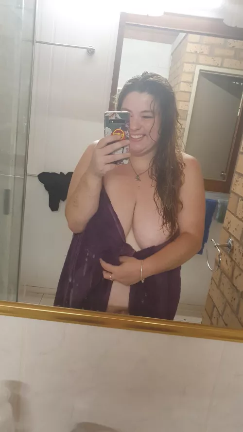 who's hoping I'll drop the towel? 😈