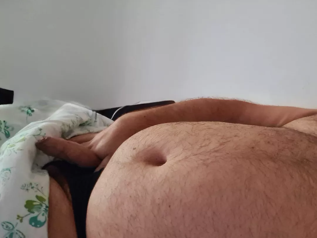 40[M4F] Any lady wanna showoff for this big boy?