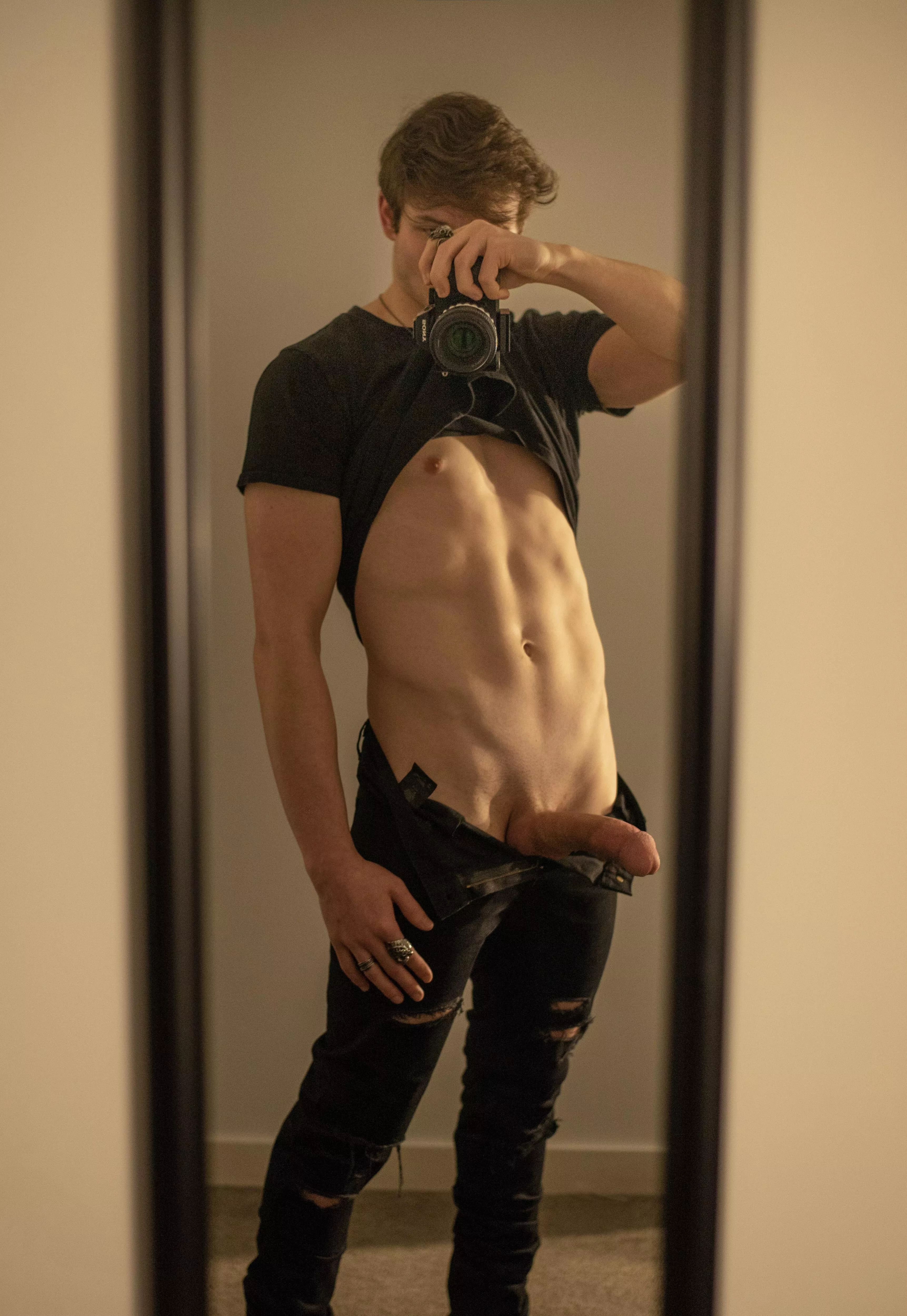 Anyone down to duo? If you know what I mean