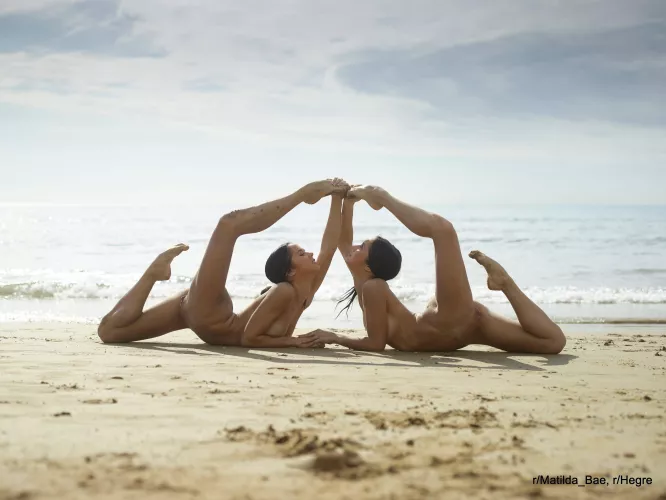 Beach nymphs - Julietta and Magdalena