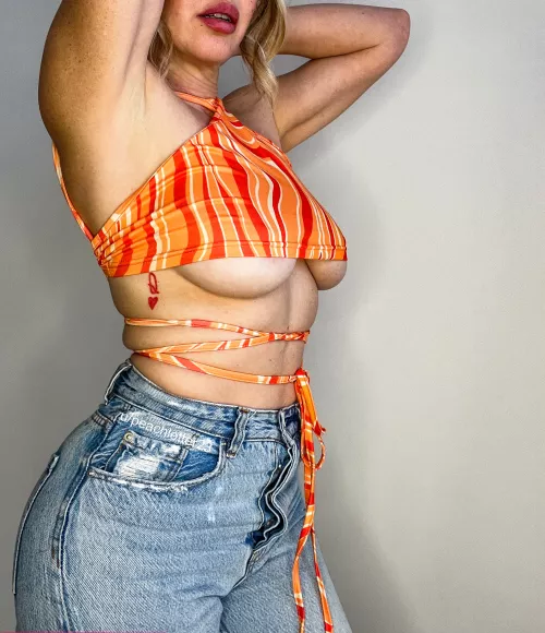 Better not raise my arms in this top..