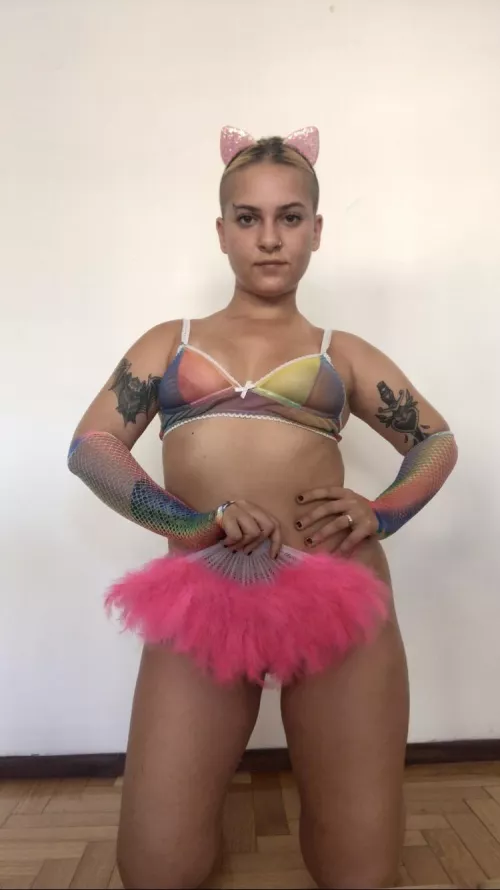 do u want to see what’s under my fan ?