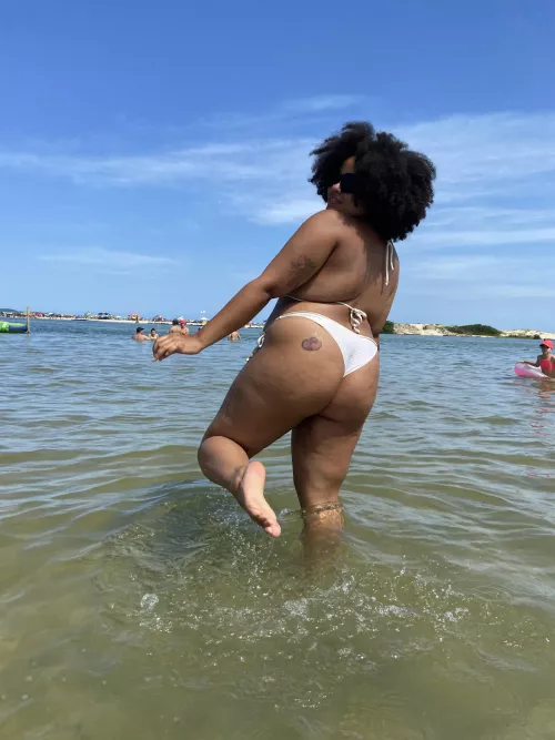 Do you think white suits me?