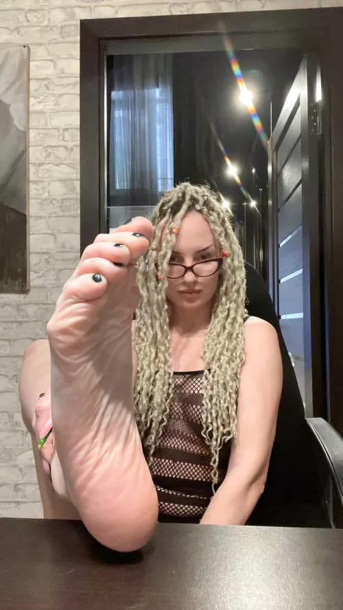 Does my feet makes you horny?