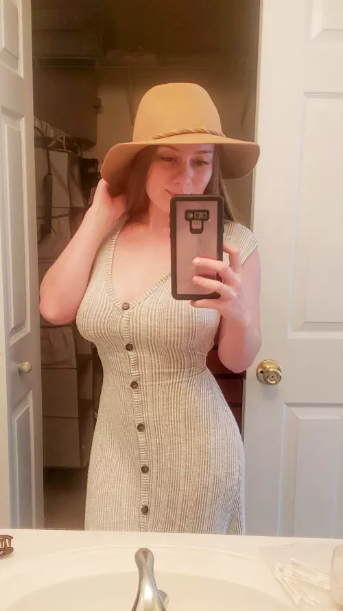 Heading to the beach today 💖💖