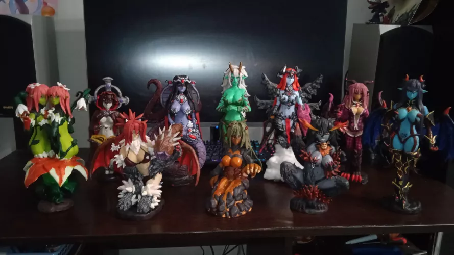 I am a huge fan of Monster girl encyclopedia universe, so I am making monster girl figures, this is the progress so far :)