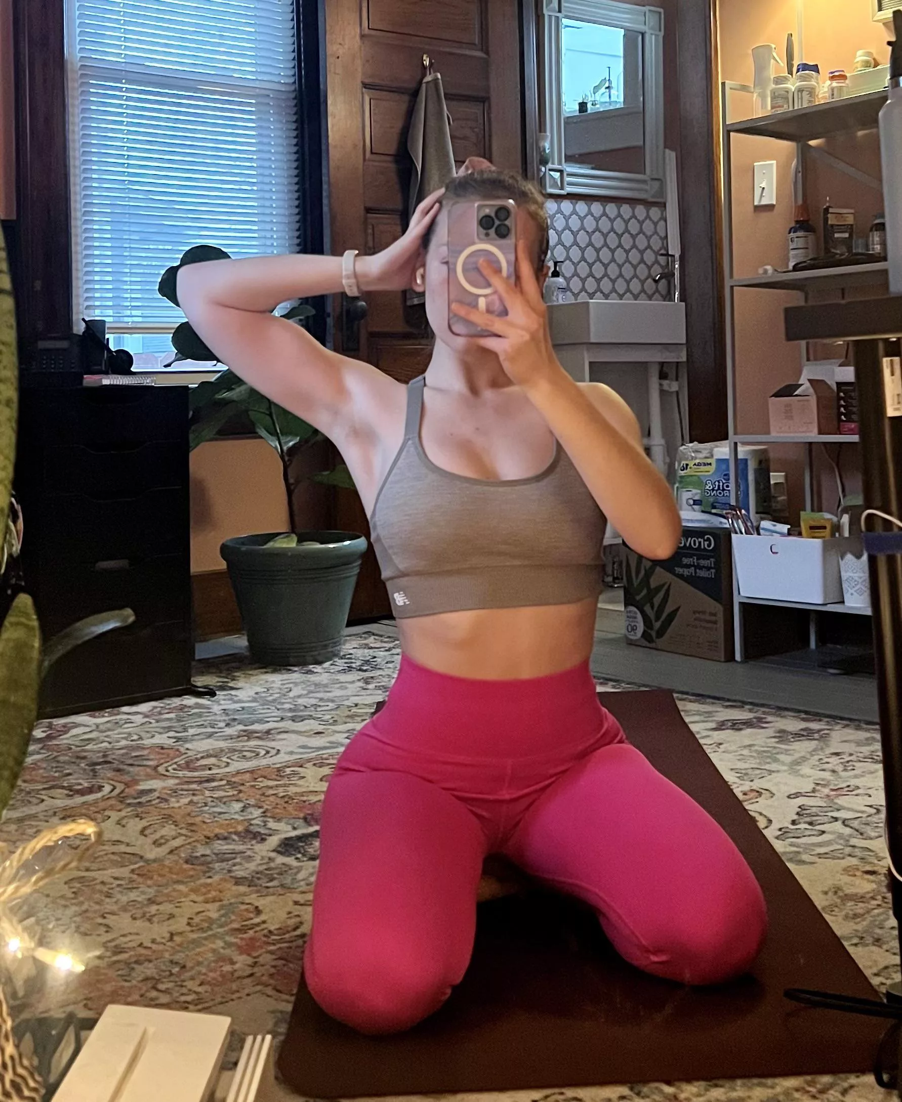 [IMG] Toned tummy :)